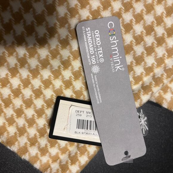 NWT FRAAS Cashmink Tan White/Ivory Houndstooth Pattern Acrylic Scarf - Picture 3 of 5